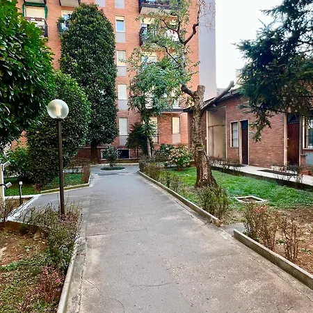 Moderno Ed Elegante Loft Con Balcone Apartament Mediolan
