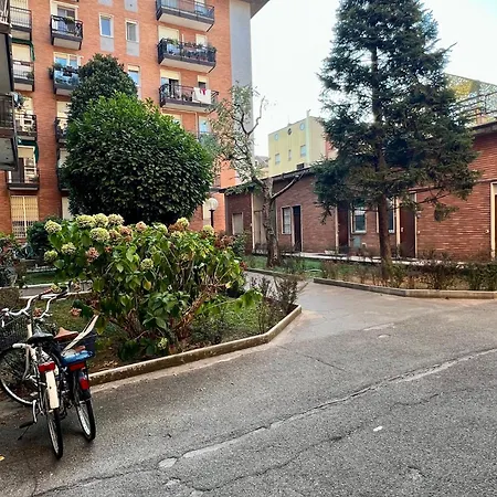 Apartament Moderno Ed Elegante Loft Con Balcone Mediolan
