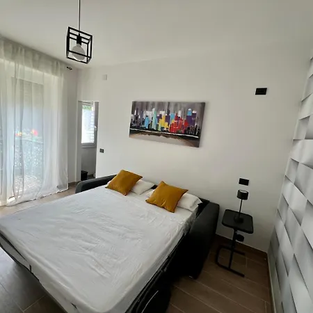 Apartament Moderno Ed Elegante Loft Con Balcone