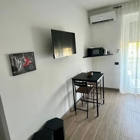 Apartament Moderno Ed Elegante Loft Con Balcone *
