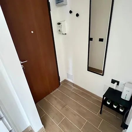 Moderno Ed Elegante Loft Con Balcone Apartament Mediolan