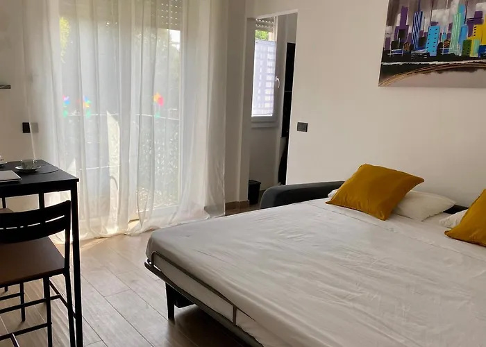 Moderno Ed Elegante Loft Con Balcone شقة ميلان